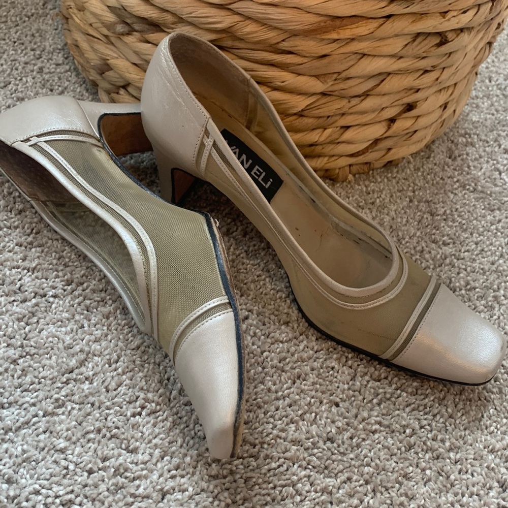 Van Eli women’s cream heels size 6 1/2